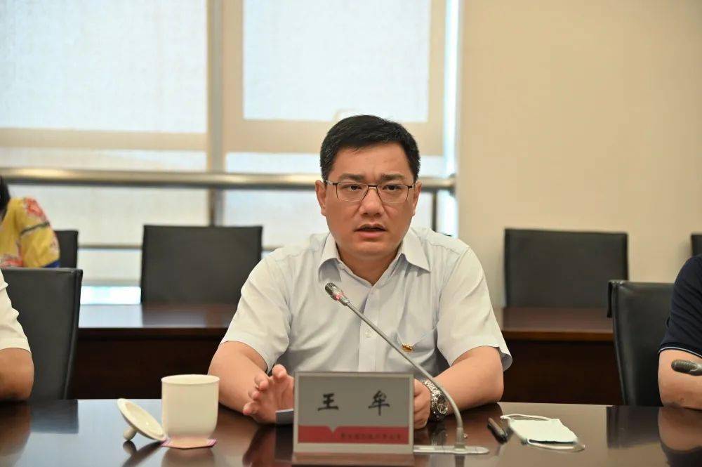 区委常委,吴江开发区党工委副书记,管委会副主任王牟以普通党员身份