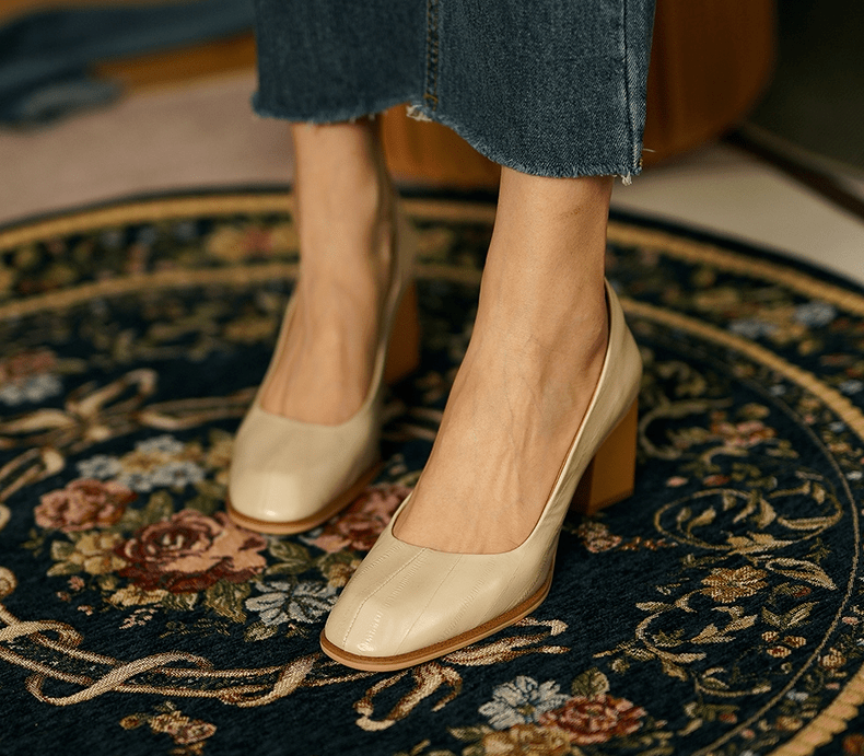 穿高跟鞋不小心崴脚 dd8e0d73aaa342128282d6c1d786ccdf.png