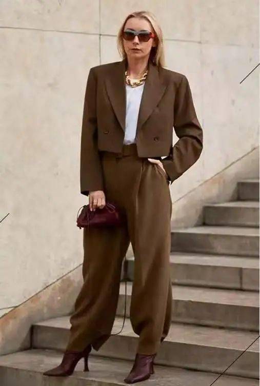 职场|人类“高质量女性”都在穿什么?