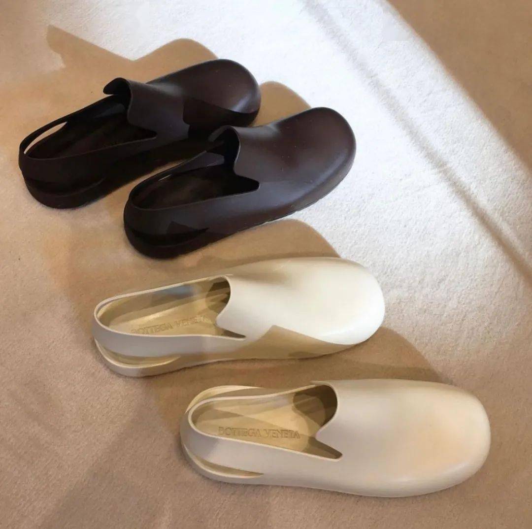 因为|穿拖鞋，爽。一直穿拖鞋，一直爽！