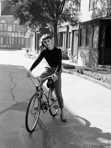 芭蕾|早秋必穿“牛仔裤+仙女鞋”，显气质显高级还显腿长！