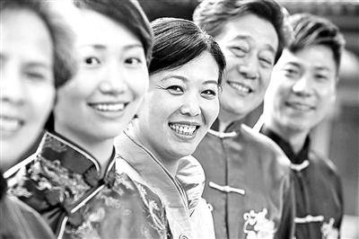 法子|改良旗袍扮靓社区奶奶