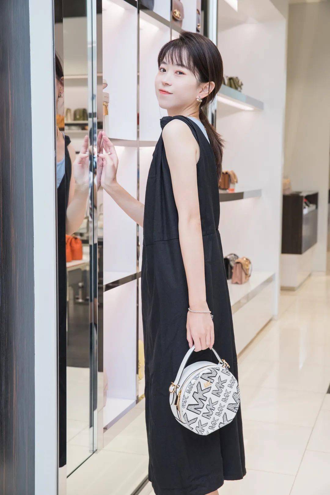 产品|成都人冲冲冲！5折雅诗兰黛，100+购女装！乐天8周年宠粉来啦！