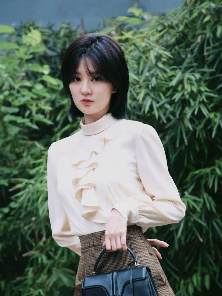 发型|4款超适合夏天的短发发型来了，清爽好看还显脸小！