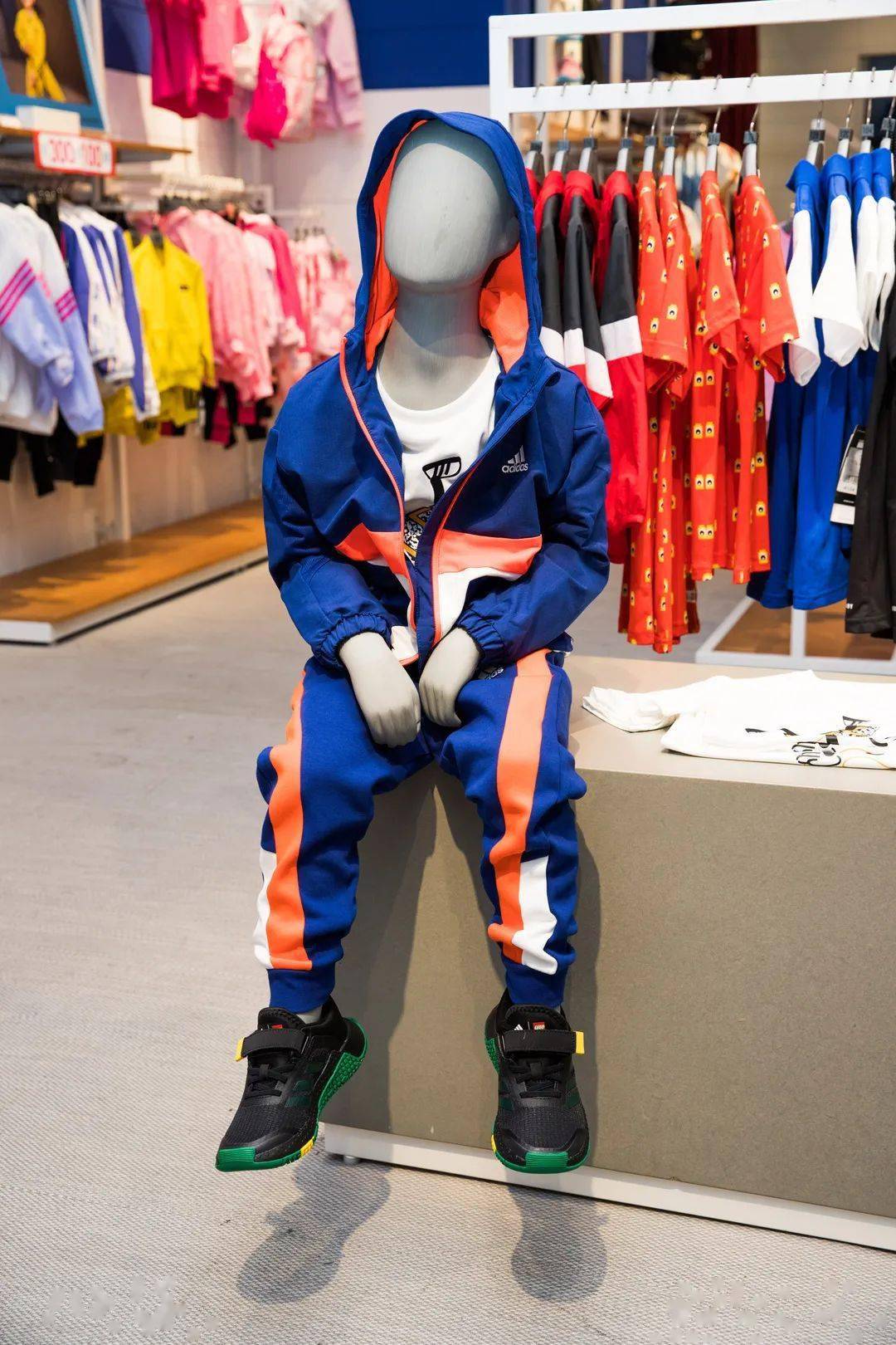 产品|成都人冲冲冲！5折雅诗兰黛，100+购女装！乐天8周年宠粉来啦！