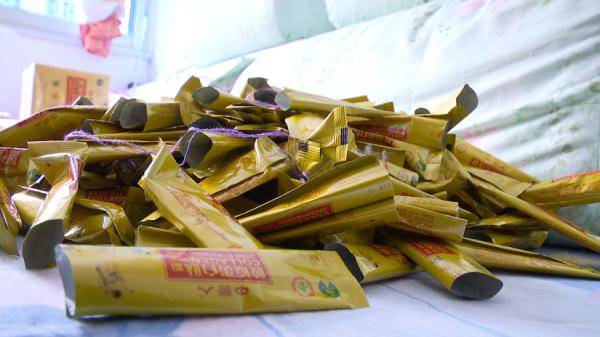 老两口|贵阳老人花几十万买保健品，明知受骗却不愿退货，原因让人无奈......