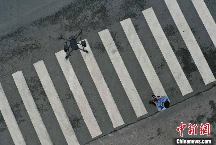 crowd|Drones help control the outbreak in Wulingyuan, Zhangjiajie.