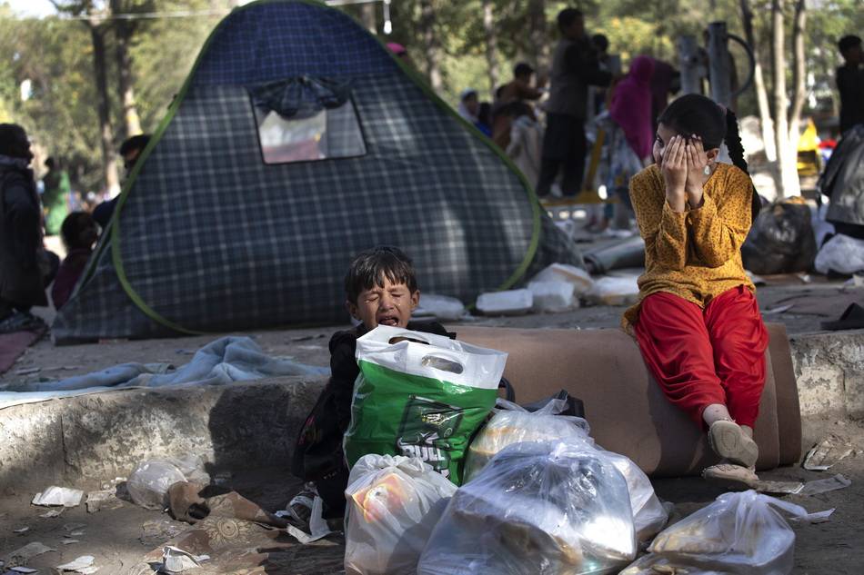 图集为了活命只能逃阿富汗难民流离失所艰难寻求庇护