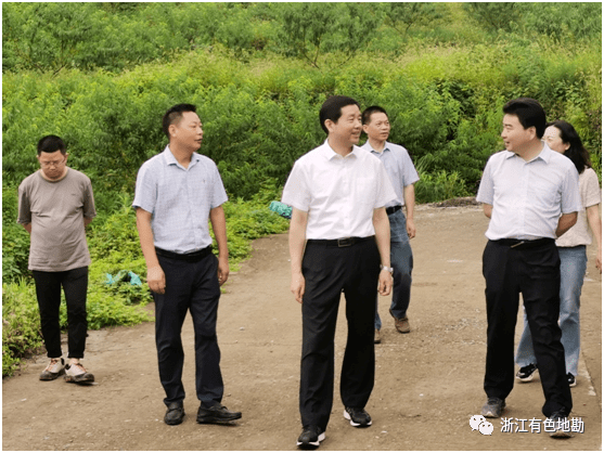 张金根带队到省有色金属地勘局基层项目部检查指导工作