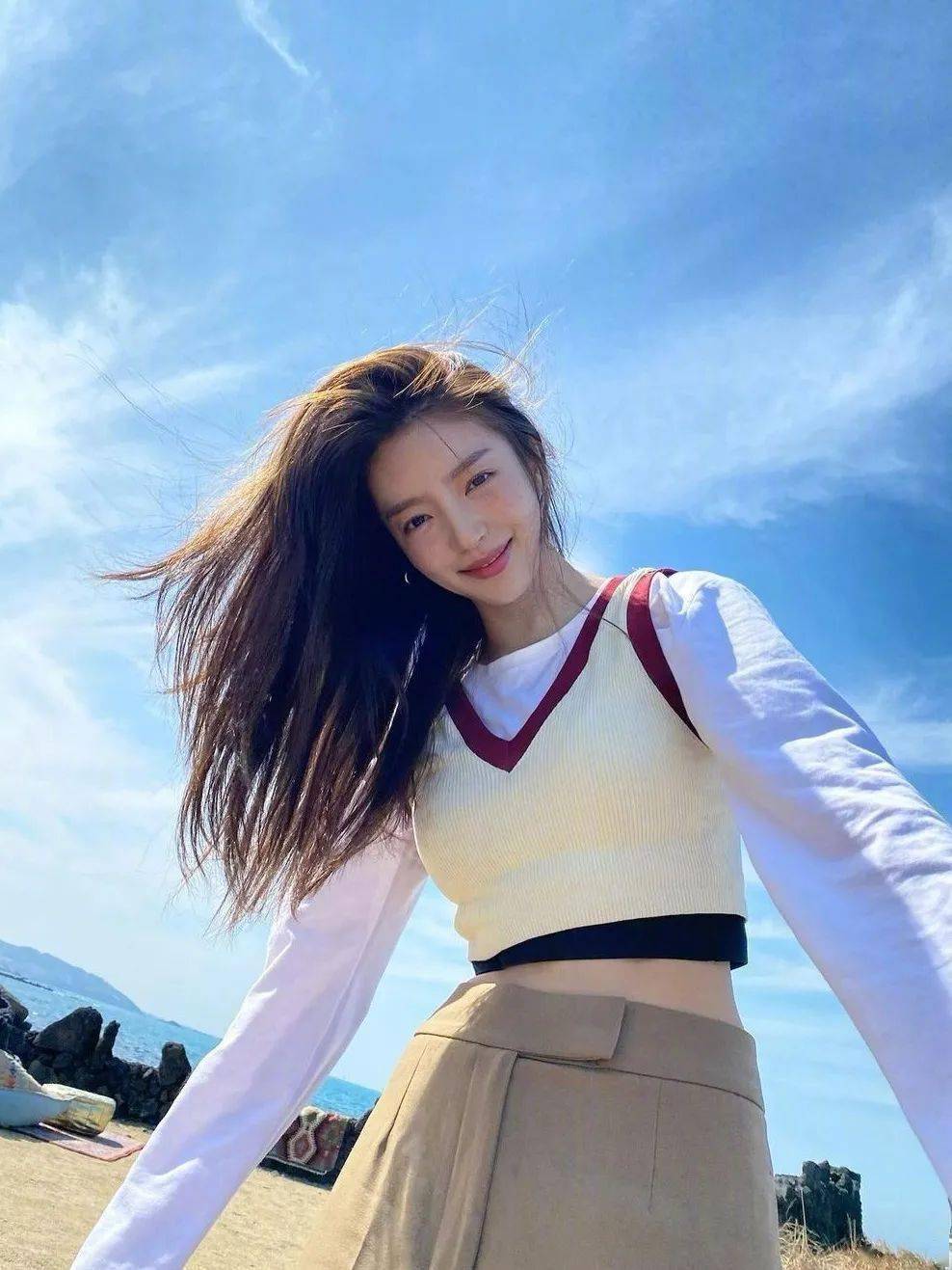 夏天|裙子里面别穿“安全裤”了！2021最流行这样穿！