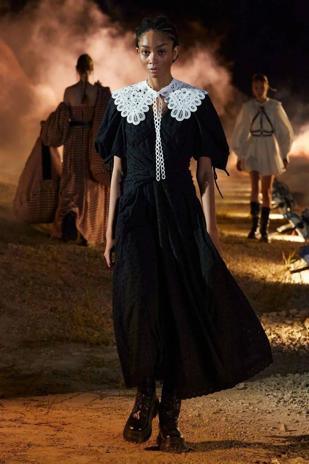 夏天|今年夏天最流行的棉质连衣裙