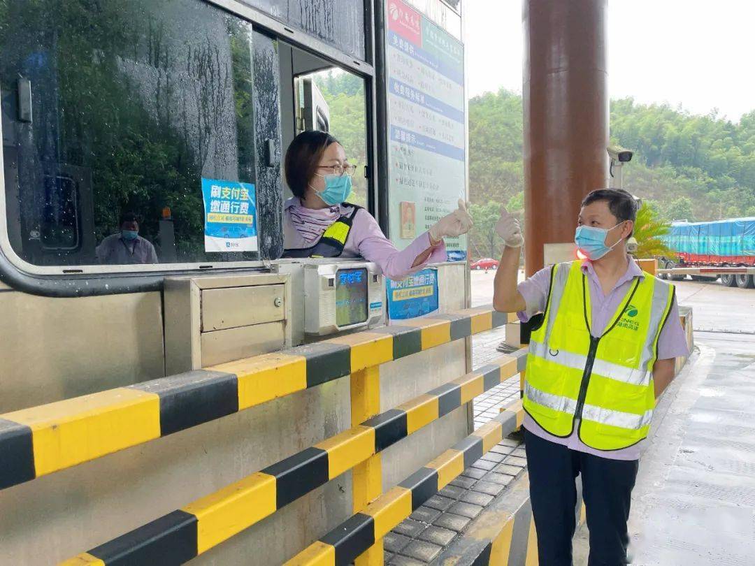 别样七夕疫情当前你我并肩