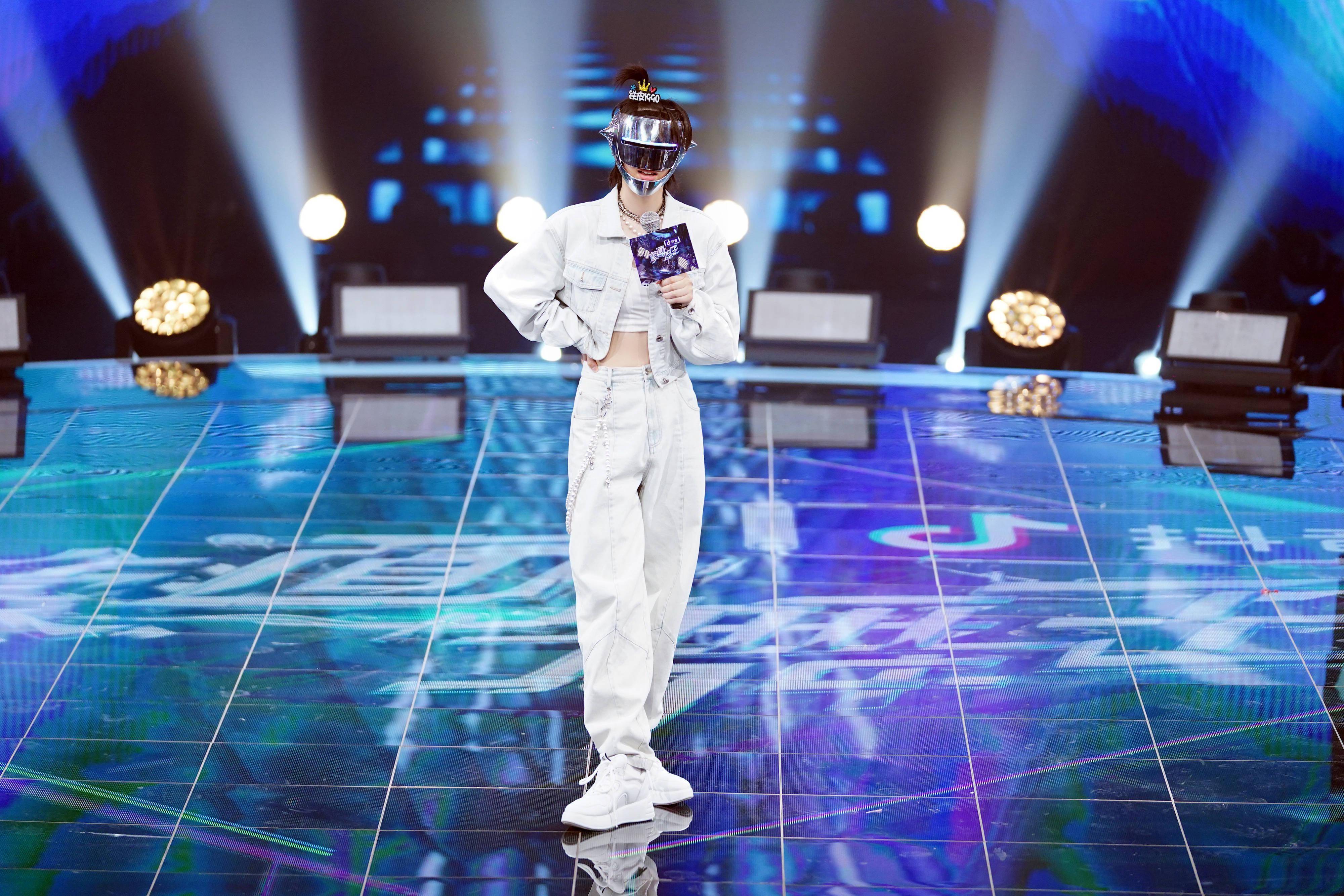 蒙面舞王淘汰赛开启器人小公机队能否逆转局势