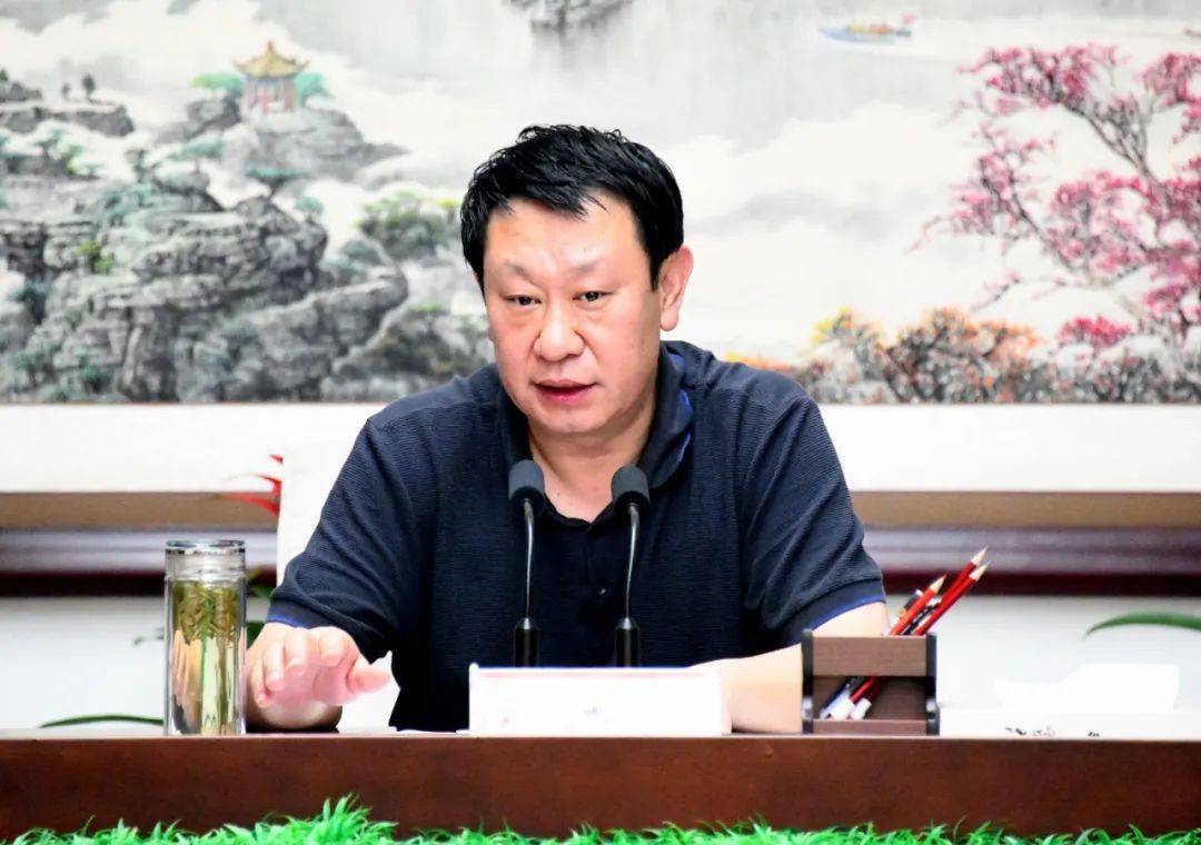 会上,市委常委,统战部长李卫峰传达了第六届河北省旅游产业发展大会