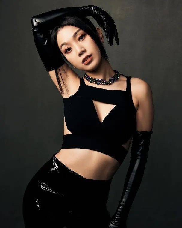 抢先学剑击姜丽文变身猫女郎骚胳肋底