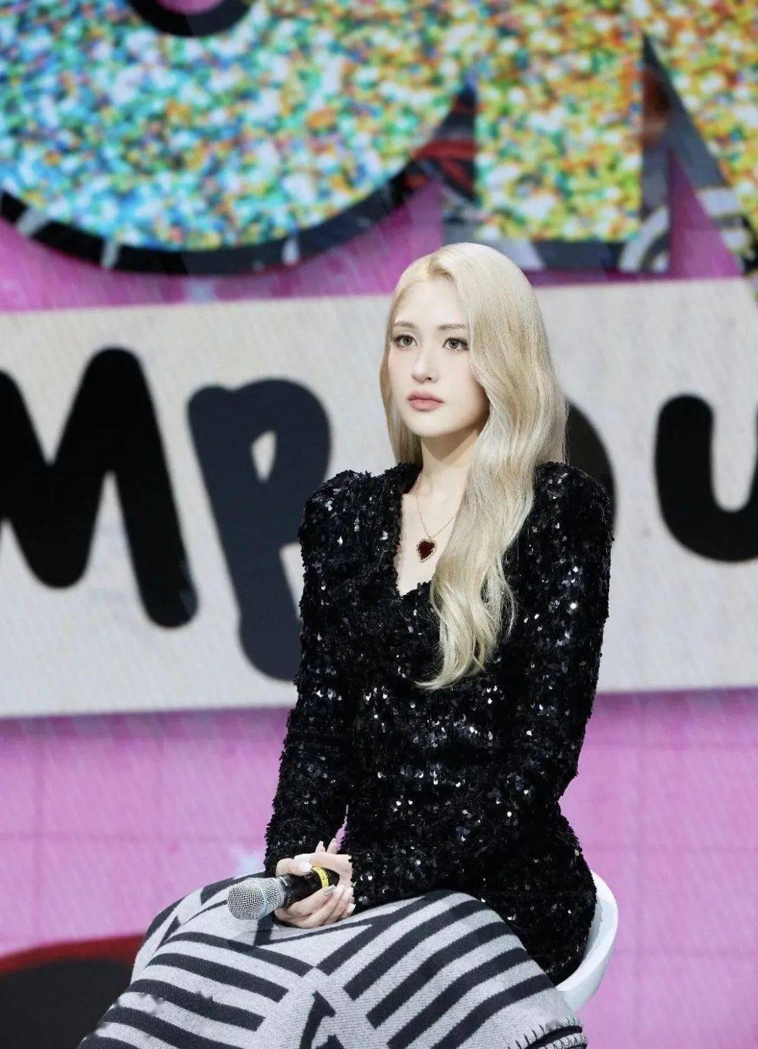 全昭弥金发回归酷似ros07沉寂许久的国民初c回归终于成为新晋女神