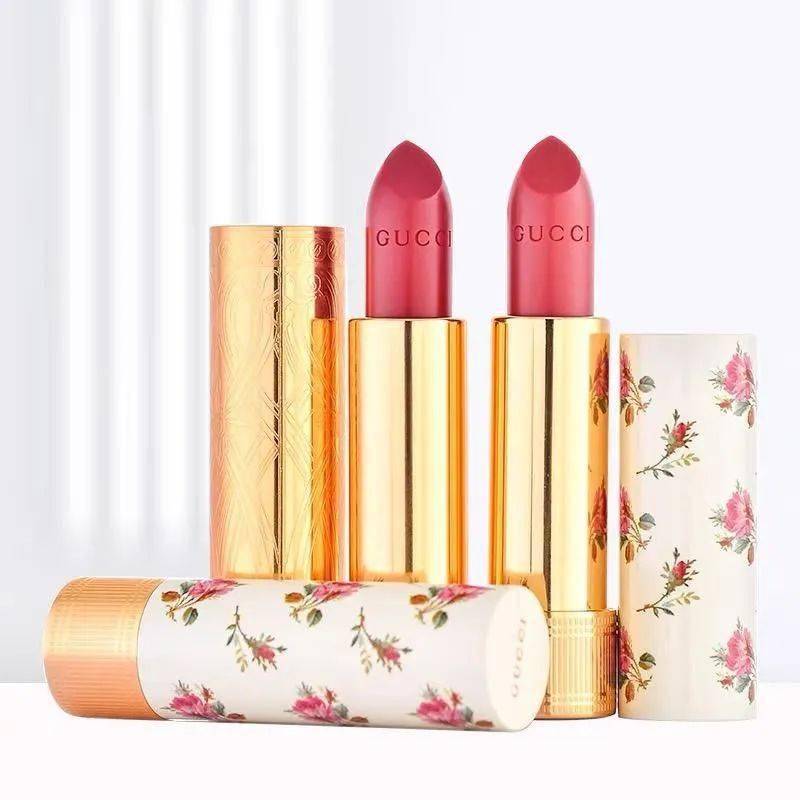 发型|《双镜》：假民国真塑料