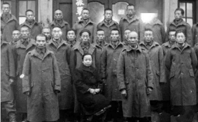 民族英雄身后，站着一位同样伟大的女性_凌维诚
