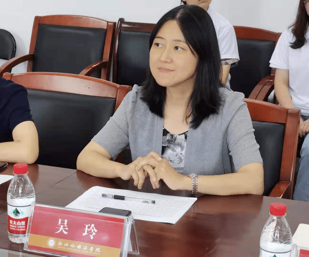 吴玲代表学院向杭州市体育彩票管理中心表达了感谢,并向受助学生表示