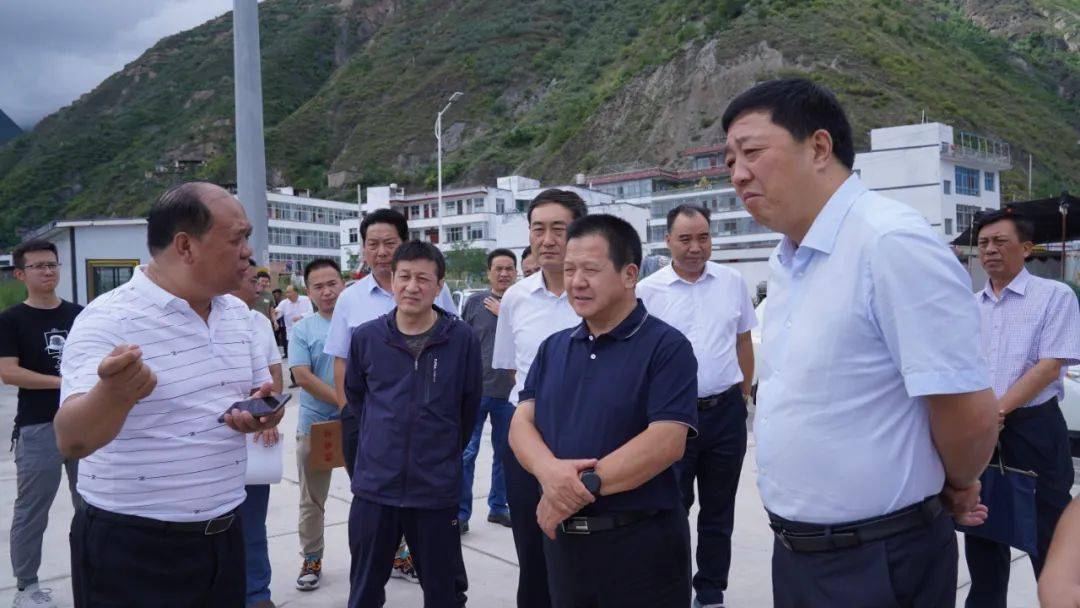 漆文忠在武都区调研万象洞大景区建设等工作