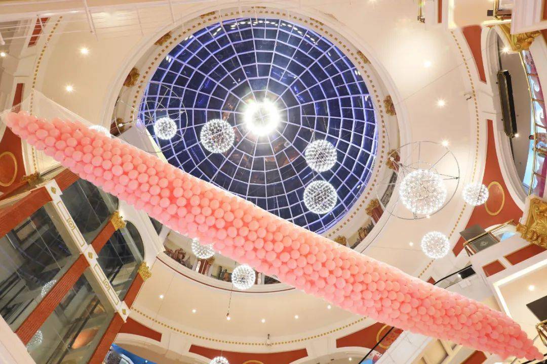 徐州东区相亲会惊现高颜值汉服小姐姐和美少年还下起了浪漫气球雨