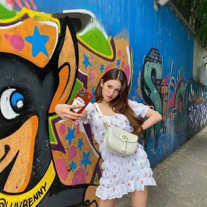 来头|这位让全网沦陷的美少女，到底什么来头？！