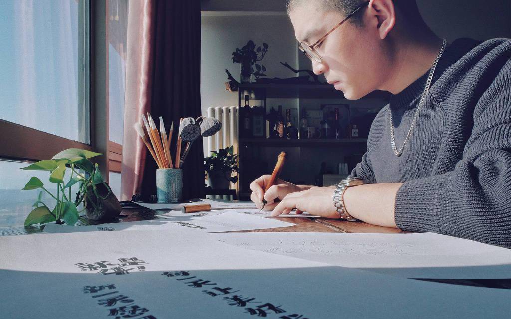 微博|26岁创作自己的字体，终年30岁的尚巍告别“手书江湖”丨逝者