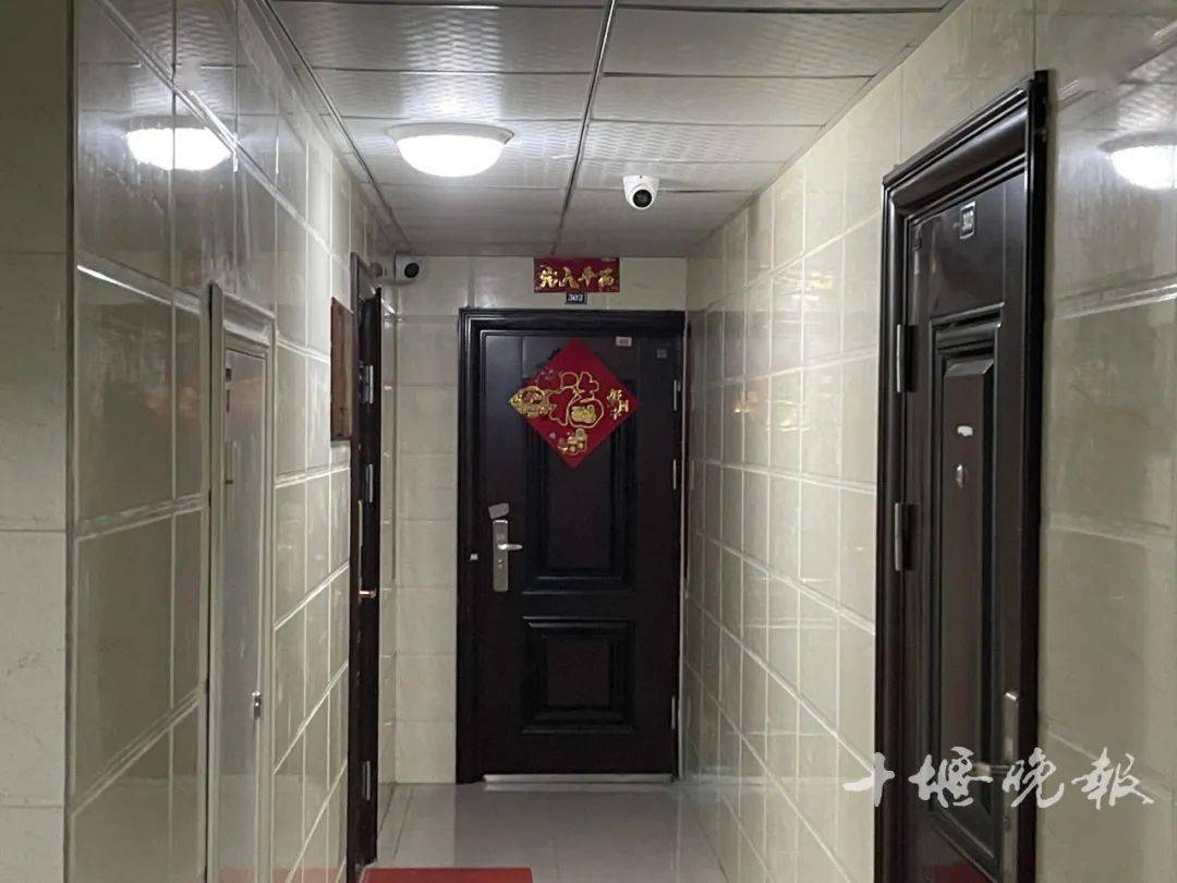 在自家门外安装摄像头十堰男子被邻居起诉法院判了