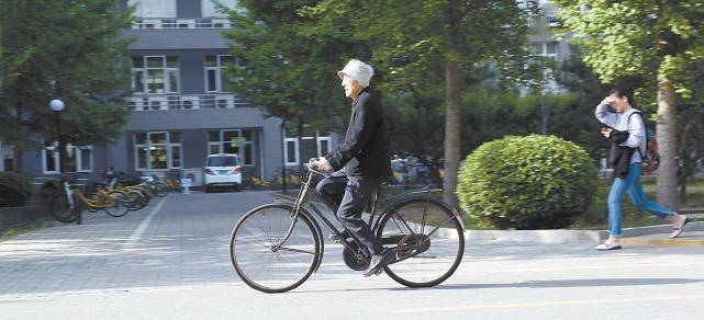 雷达|“自行车院士”毛二可的雷达人生