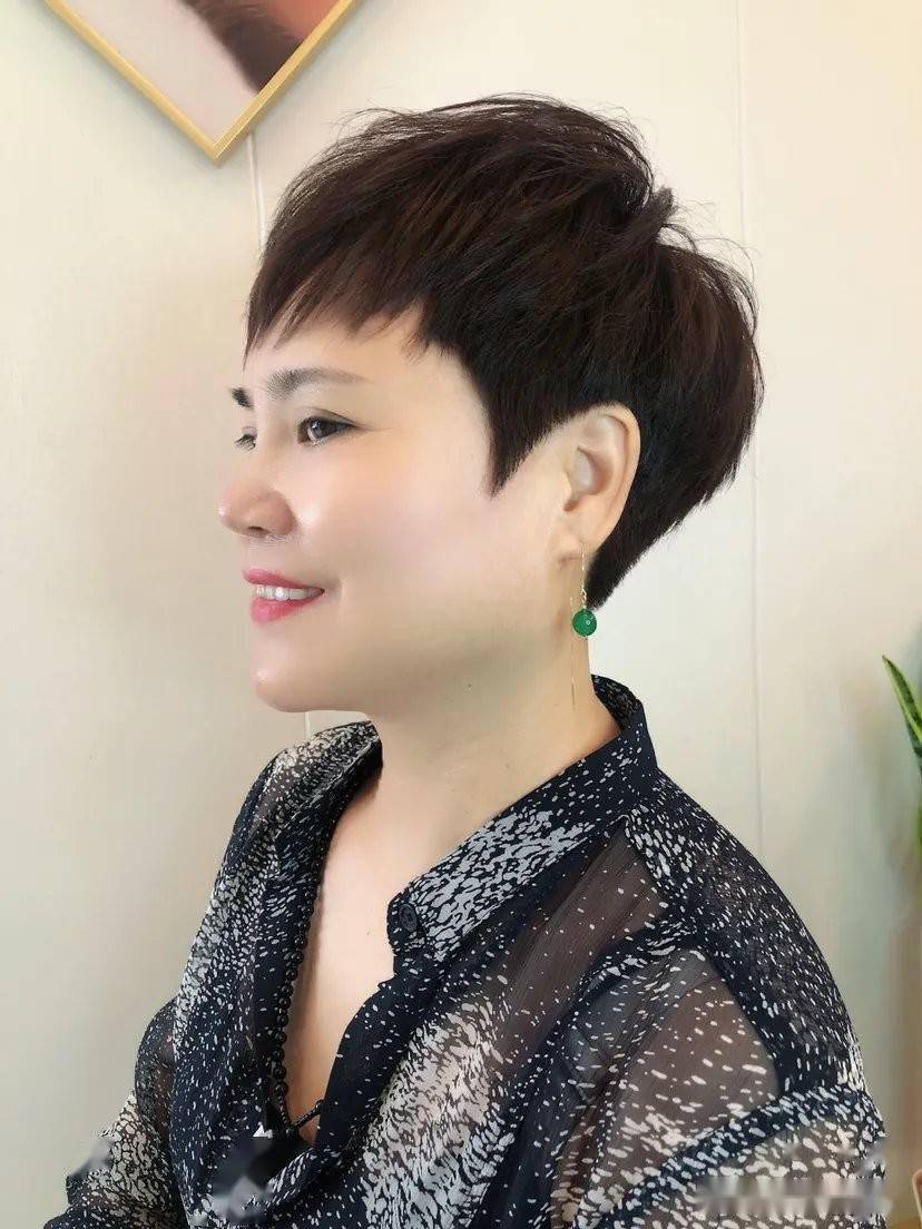 女士短发别乱剪我推荐这4种剪完让你大不一样