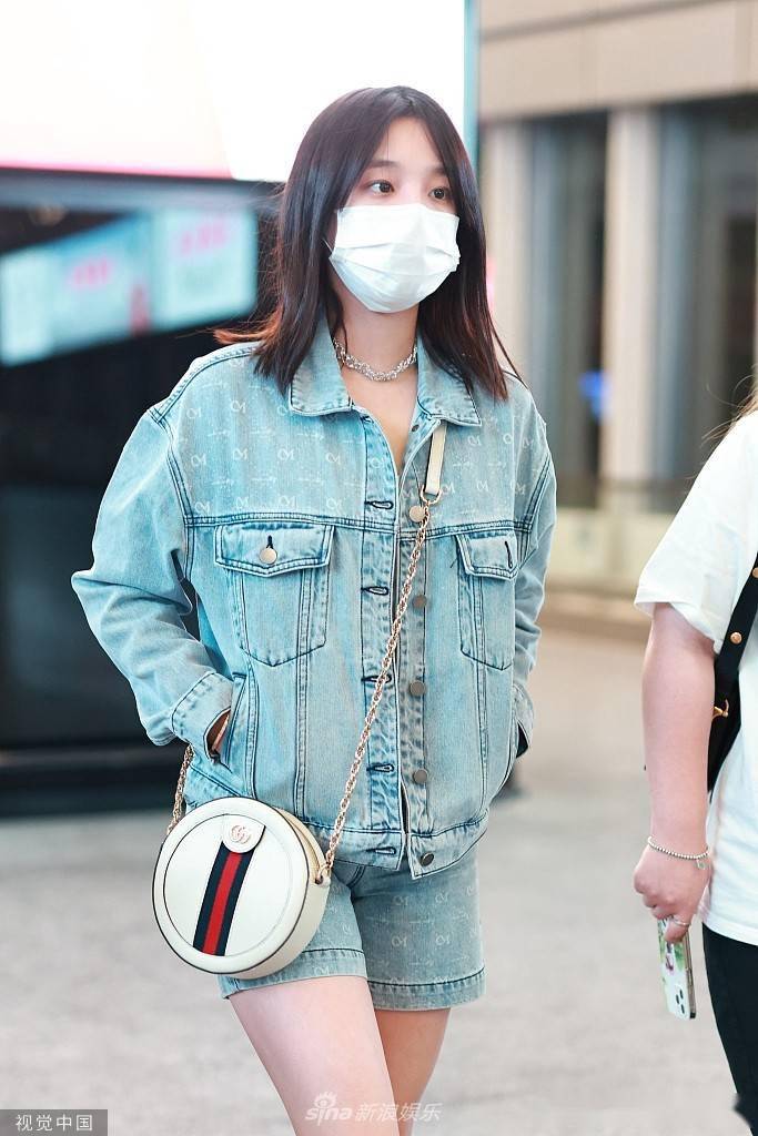 2021年8月19日,北京,宋雨琦现身机场.