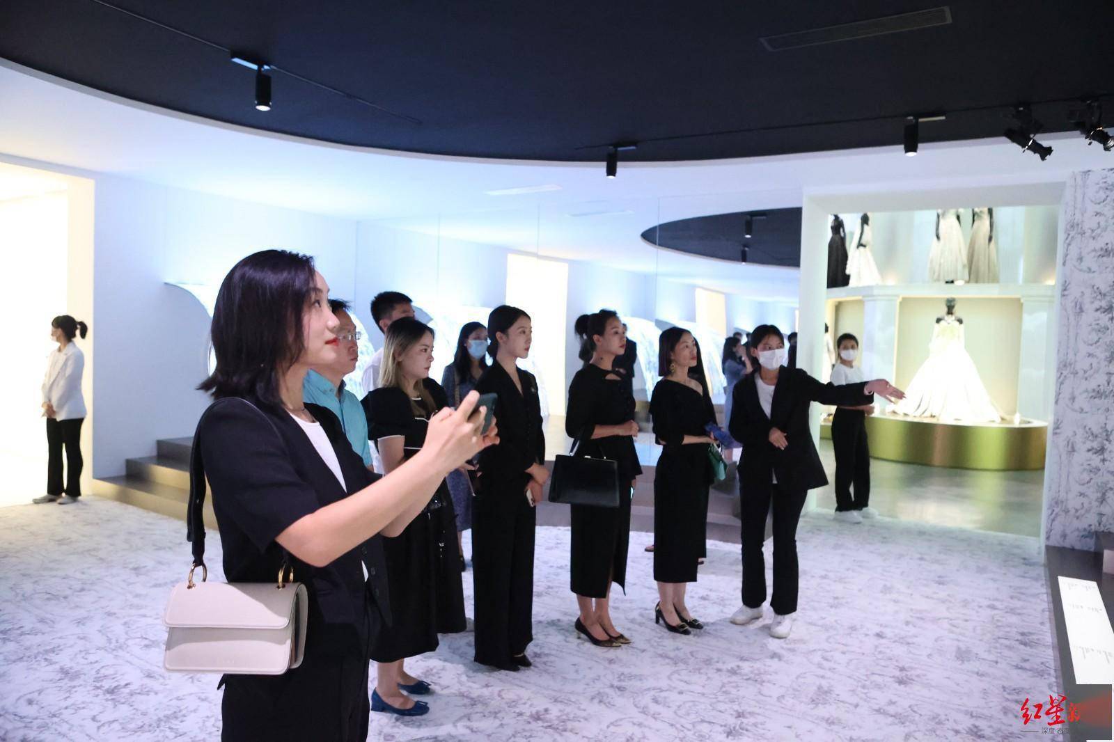 吴傲寒|踏雨而来尽兴而归，DIOR & 成都商报之夜优雅ending