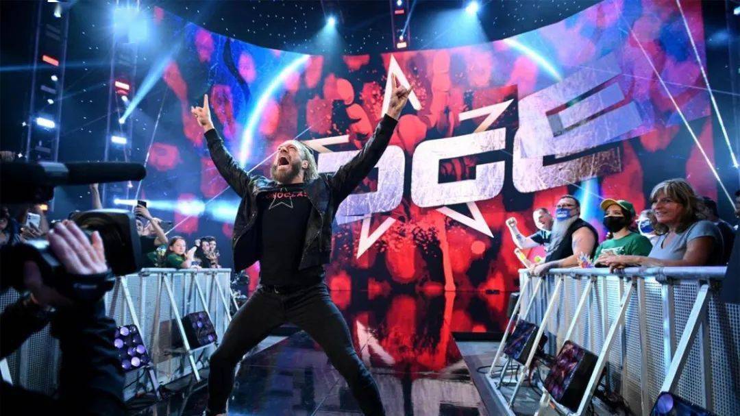 夏日狂潮大赛上必败但艾吉却成全了更好更强更新的赛斯罗林斯