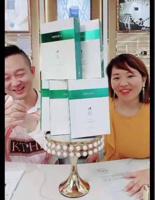 树洞|最后48小时：黑白绷带，买一送一