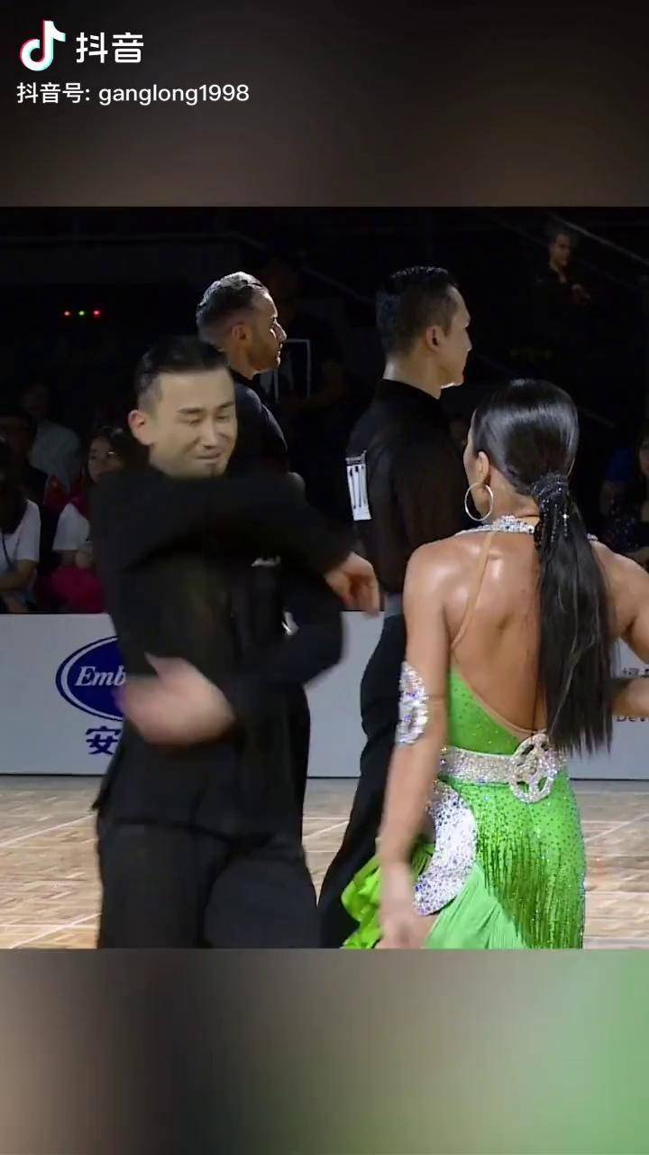 唐艺铭黄馨仪甲a拉丁冠军这个伦巴太柔情拉丁舞黄馨仪bobbie唐艺铭