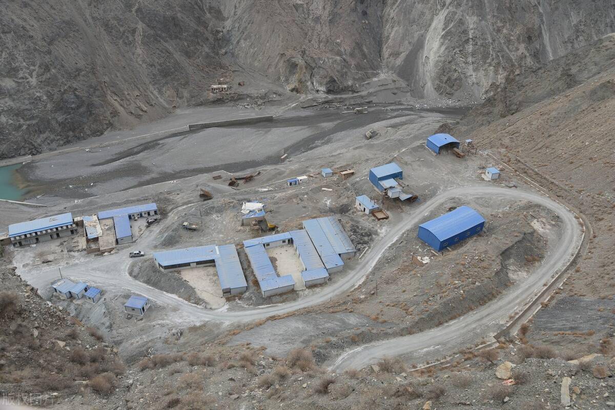 聚焦祁连山黑户扎堆采矿10多年一矿区曾捞金150多亿