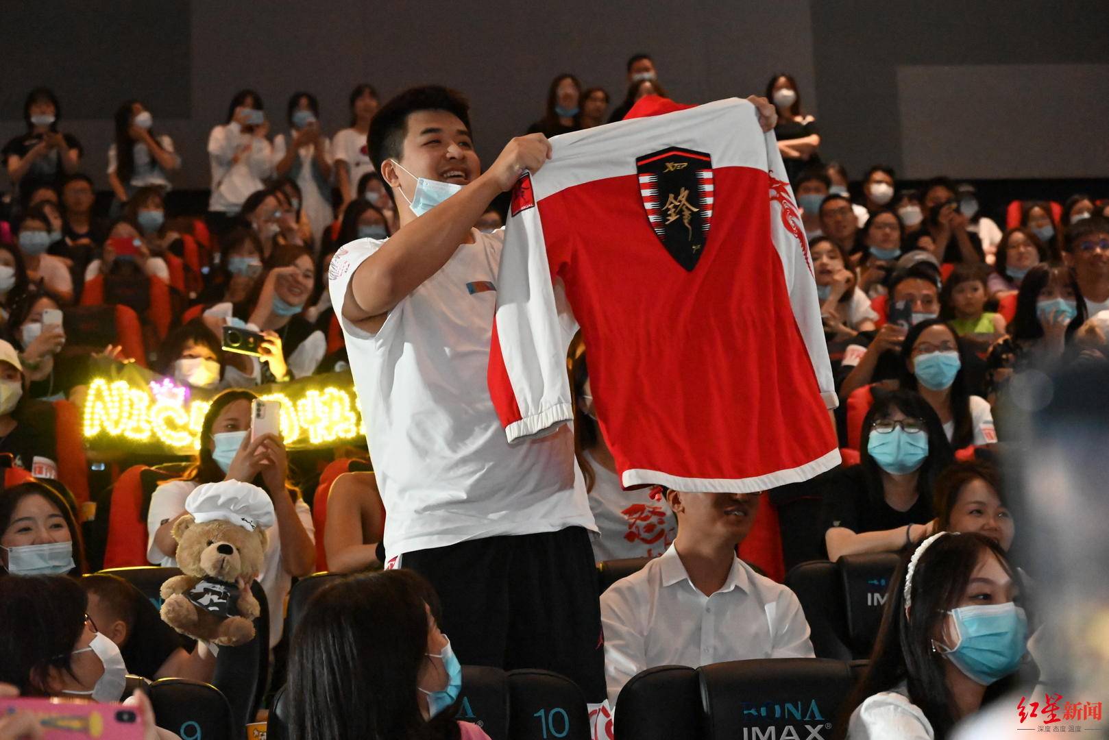 角色|《怒火·重案》“大反派”谢霆锋来蓉路演：为动作戏拼尽全力