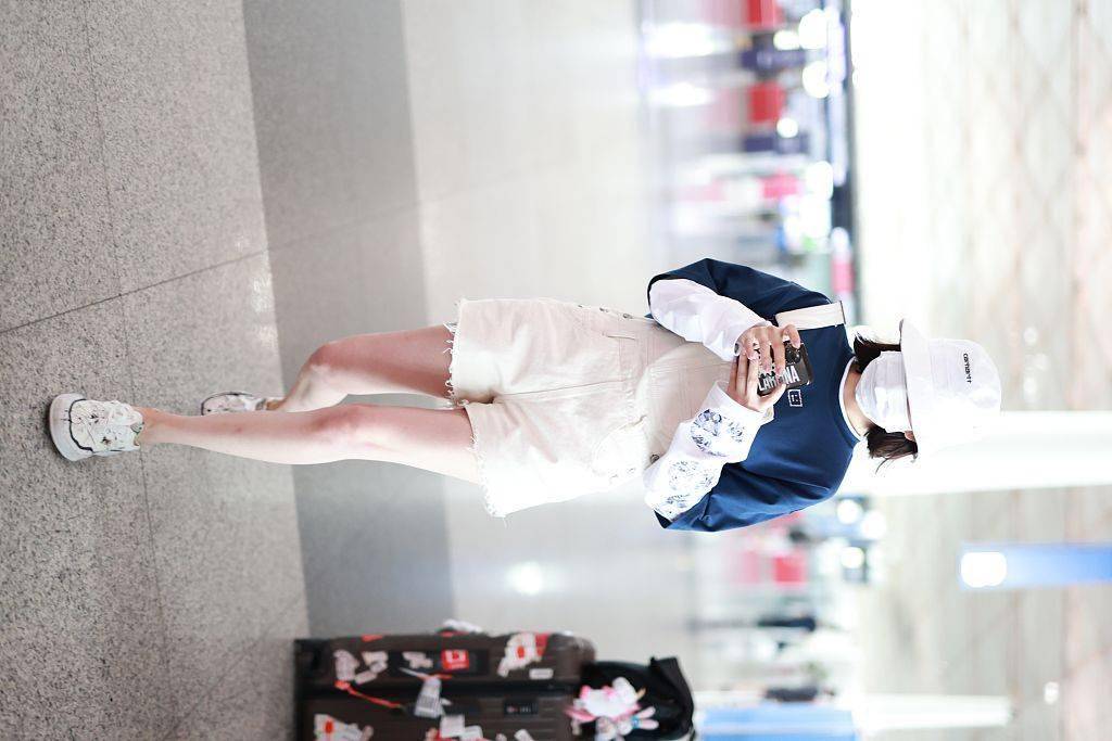 男装|今年的爆款鞋非TA莫属 承包大半个娱乐圈的溶解鞋