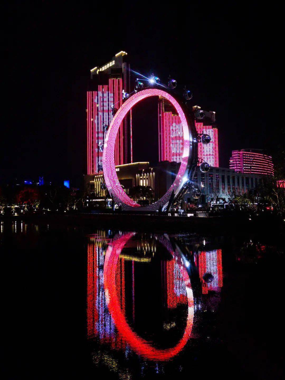 嘉兴人才能懂的回忆矗立在秀洲区江南摩尔的摩天轮在嘉兴人的记忆里