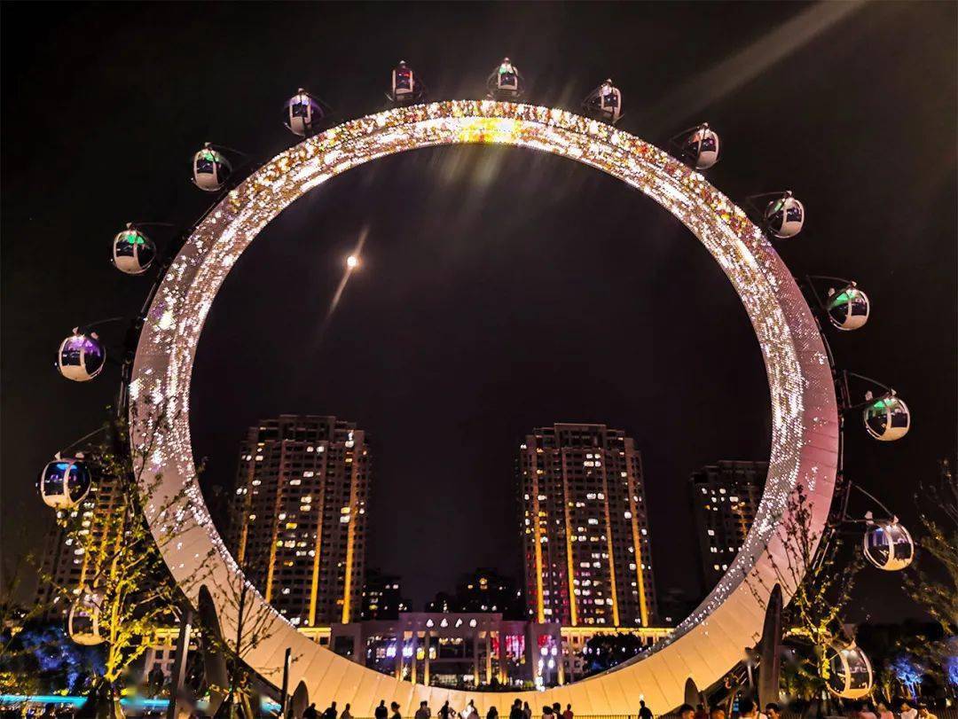 嘉兴人才能懂的回忆矗立在秀洲区江南摩尔的摩天轮在嘉兴人的记忆里