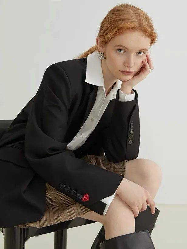 什么|换季穿什么？进来抄年轻人的答案