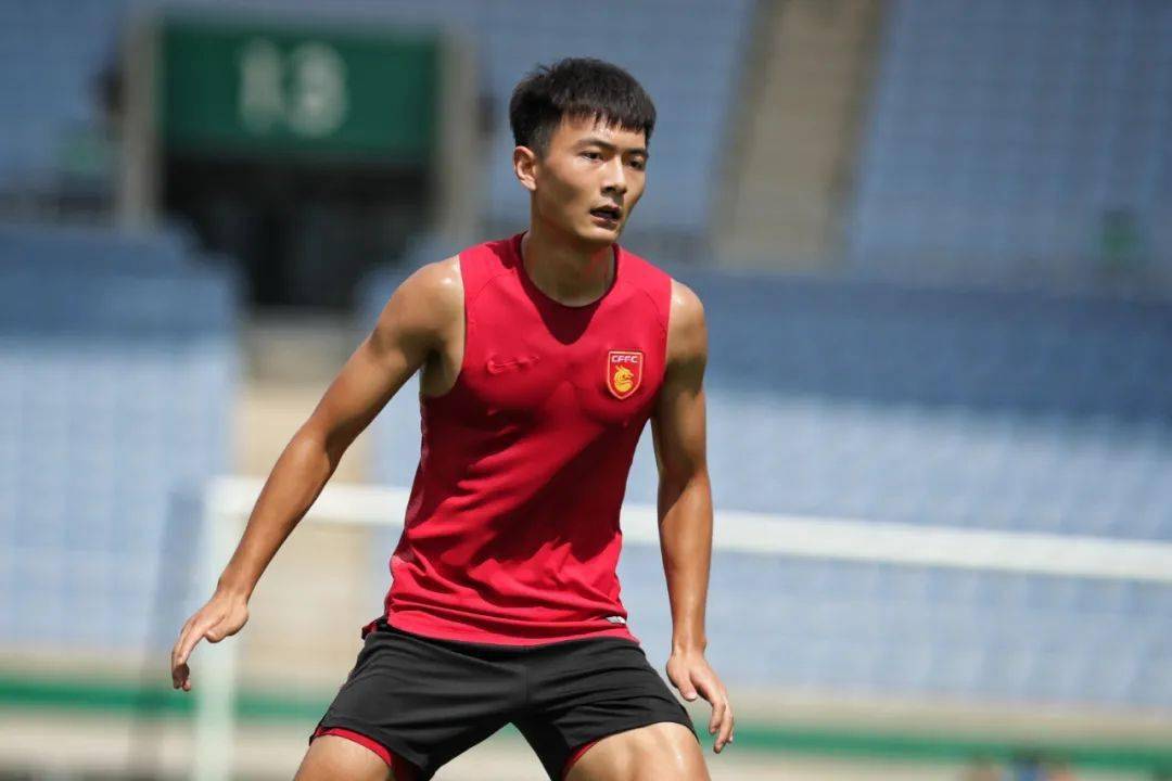 张威:球像人一样帅.