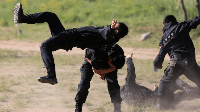 反恐演习,实战训练.解密"战狼突击队"