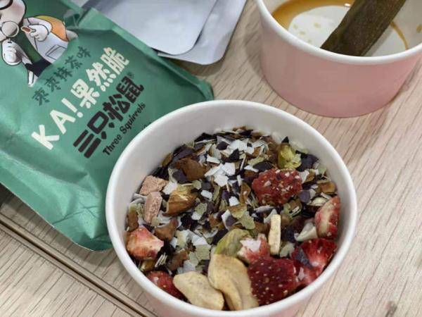 作品|休閑食品創新瞄準“朋克養生”的年輕人