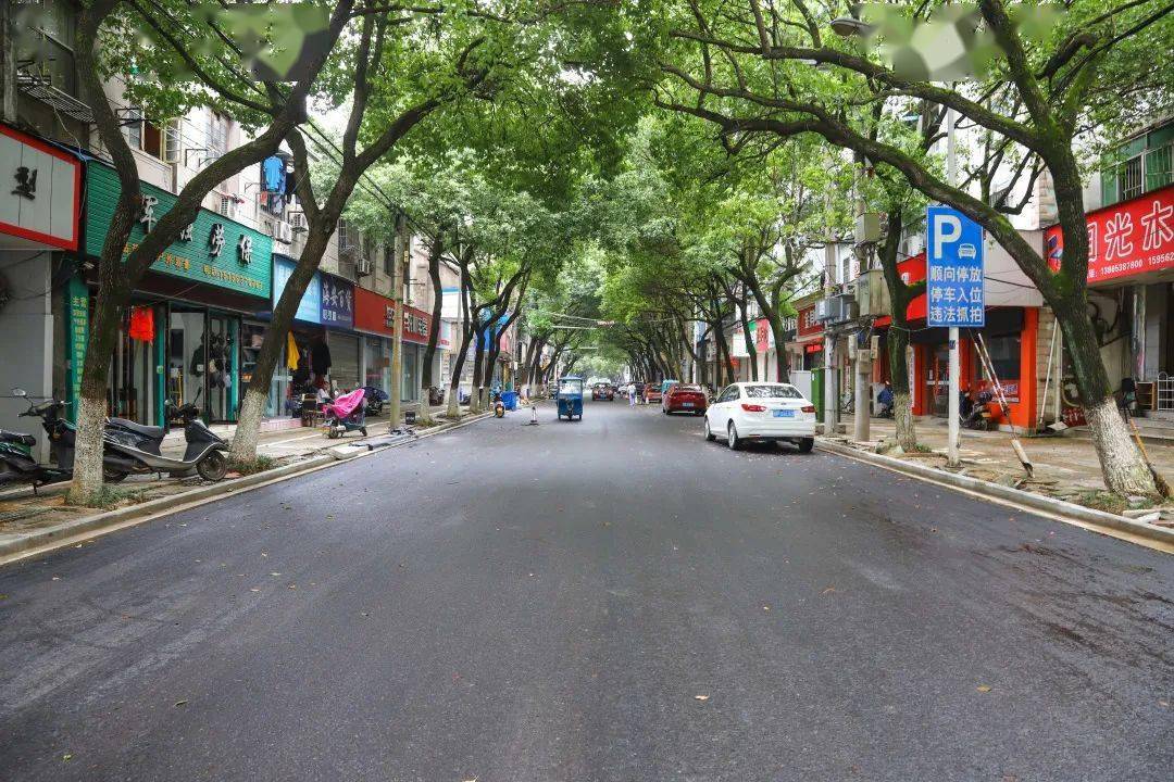 网友"灵魂拷问":泾县城还有一条完整的路吗?