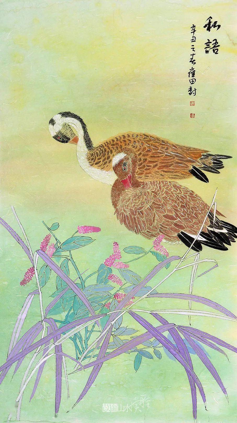 她的工笔花鸟画质朴而典雅