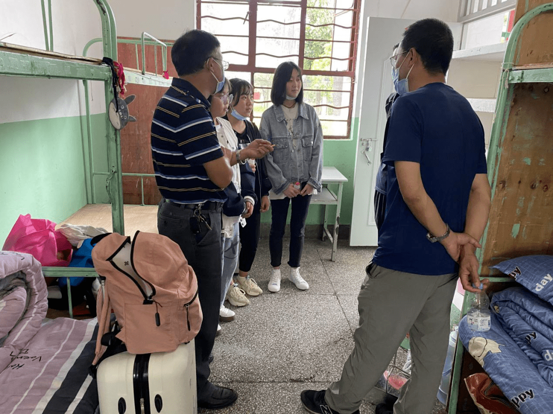 曲靖南关学生图片