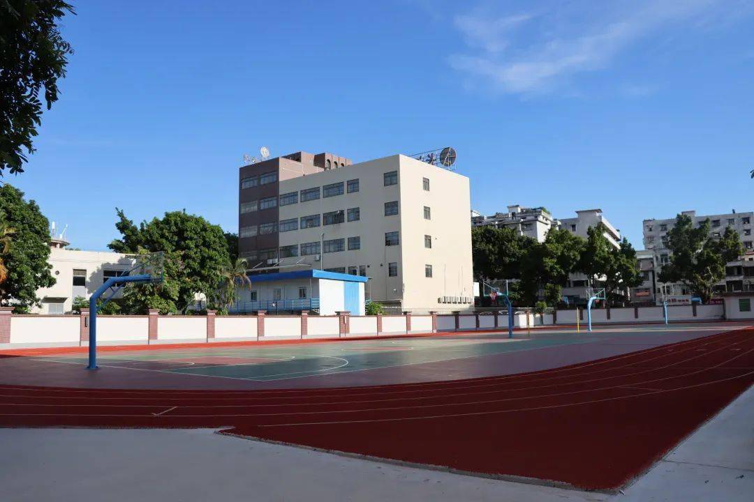 67预计新增学位2430个开平祥龙侨园两所新教学楼投入使用