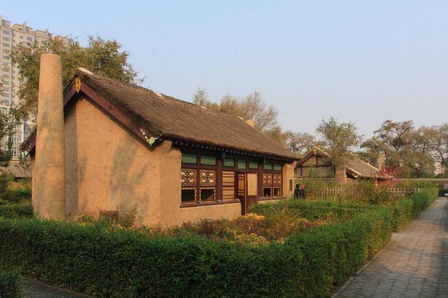 那年又去看萧红故居