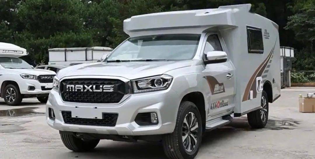 1015成都房车展黔力四驱皮卡可下地库生活区空间多用途通勤越野兼得